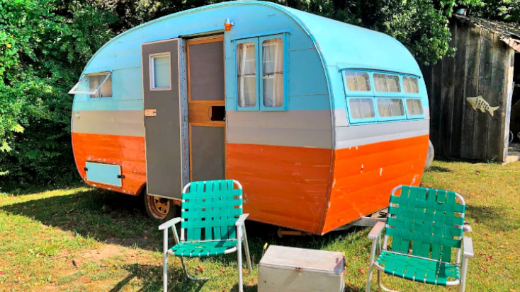 Retro caravan at Glamping Hub's Host of the Month for November  glamping site in Tennessee.
