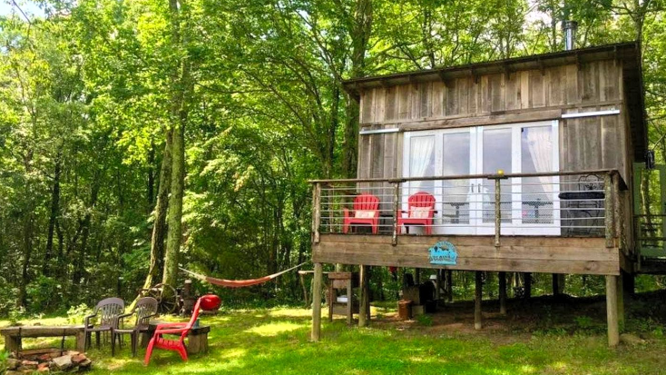 Tiny Home near Chattanooga on Host of the Month's glamping site in Tennessee