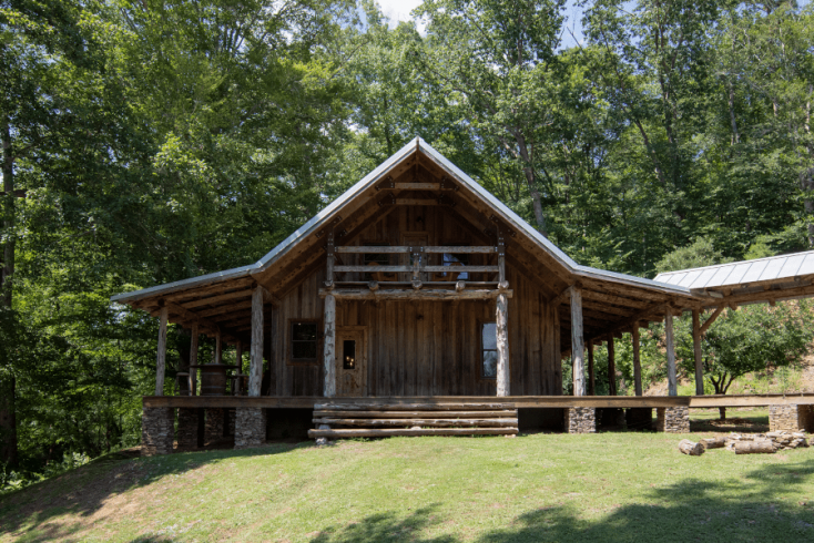 Cozy cabin with views in North Carolina