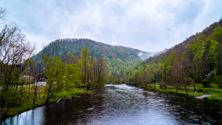 Enjoy the many beautiful National Parks that the Appalachian trail crosses