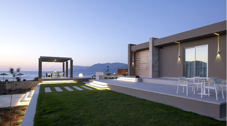 Breathtaking Villa for an Oceanfront Getaway near Kissamos Bay, Crete