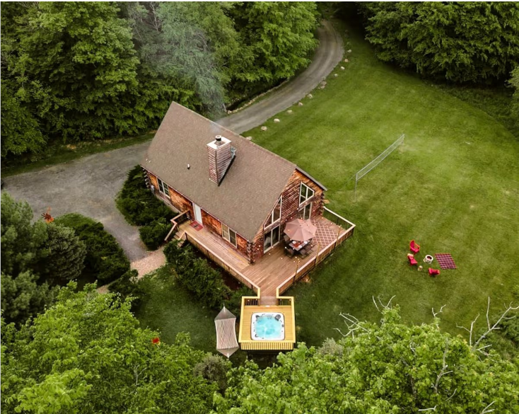 Incredible New York Cabin with a Spa and Movie Theater