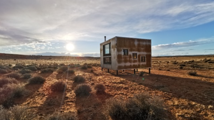 Unique tiny home near Grand Canyon. 