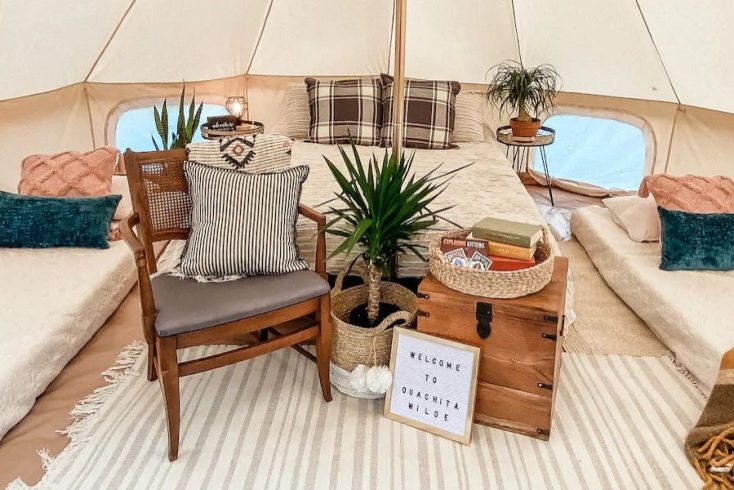 The Benefits of a Digital Guest Book for Your Glamping Business