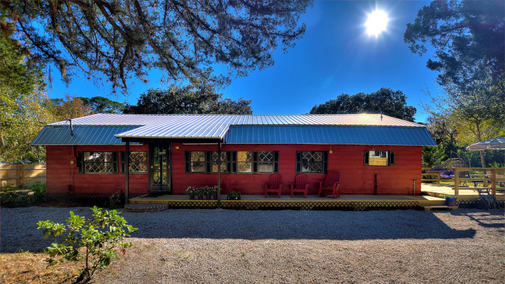 The Train House, Glamping Hub