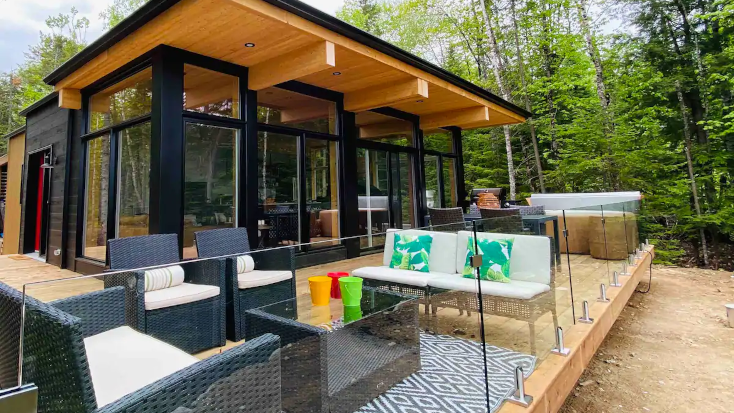 Go glamping! Quebec is the perfect place to spend Thanksgiving 2022.