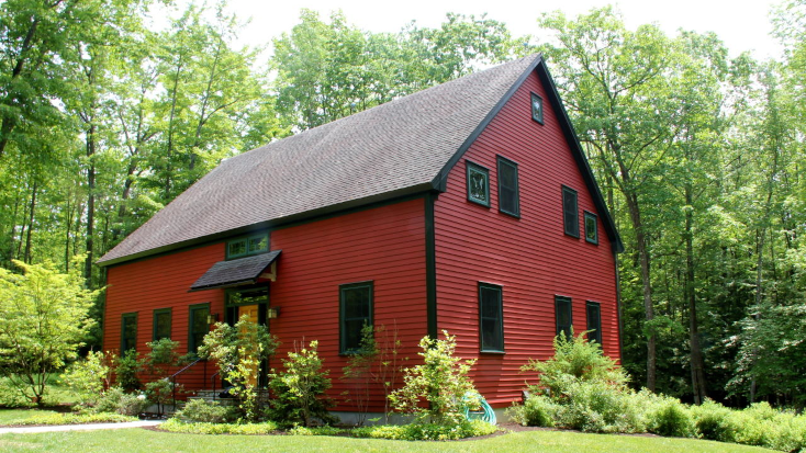 Enjoy this lovely barn for a brilliant Thanksgiving in Massachusetts this year