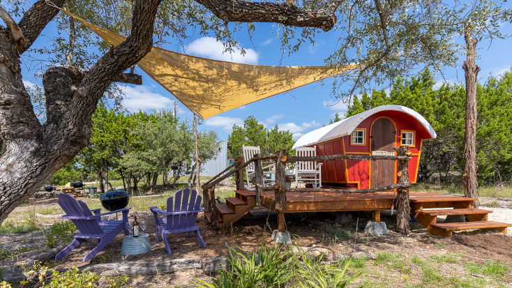 Fun, pet-friendly gypsy wagon near Austin Texas