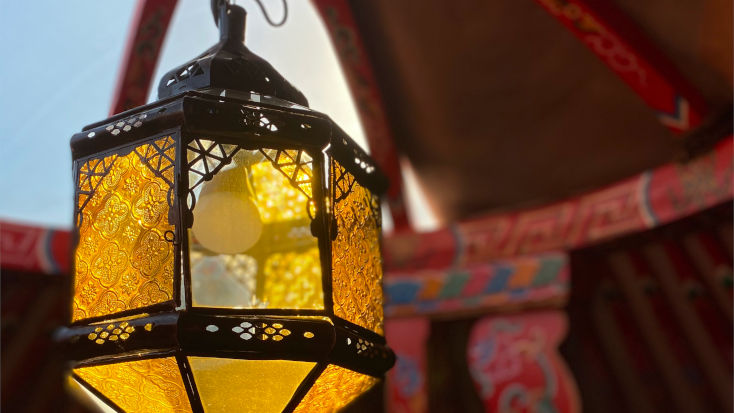 Unique details make this yurt a romantic space