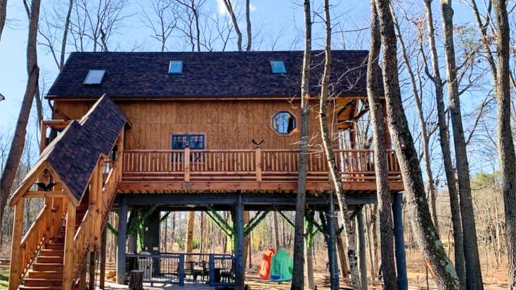 Incredible treehouse for a fun weekend getaway, Virginia