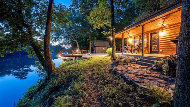 Riverfront Mountain Fork River rental for a family vacation in Oklahoma