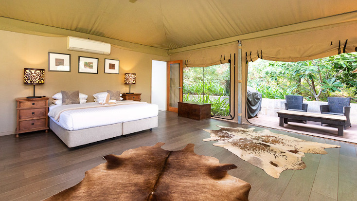 Luxury dafari tent weekend getaway in  Broom is great for the whole family