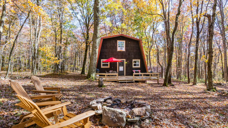 Alpine Lake rental, with fire pit and red roof  near Terra Alta