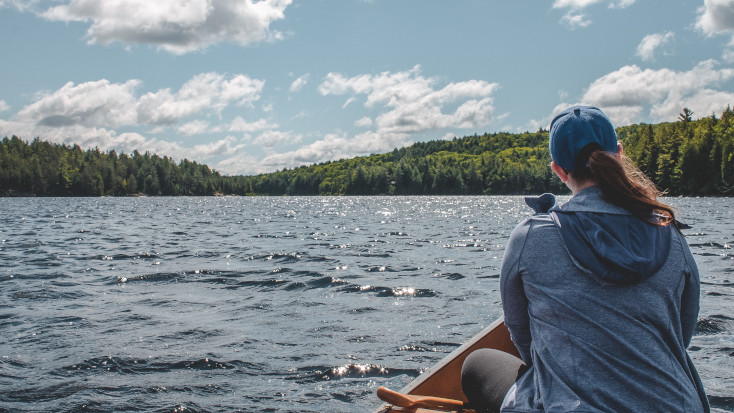 Go kayaking on your International Day of Friendship 2023, glamping getaway